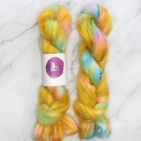 Skein Sisters Plume: 1500 End of the Rainbow