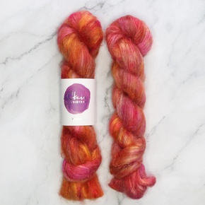 Skein Sisters Plume: 1200 Golden Hour