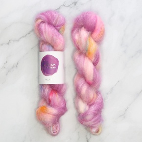 Skein Sisters Plume: 2200 Magic Land