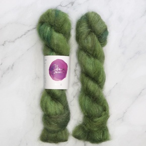 Skein Sisters Plume: 3500 Medusa