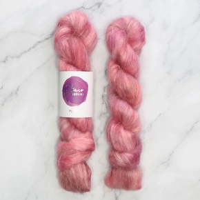 Skein Sisters Plume: 2000 You Make Me Blush