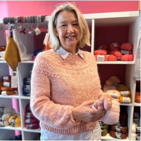 Ranunculus Sweater Yarn Set in Romance