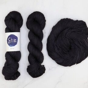 Skein Sisters Romance DYED TO ORDER 16/12/2025: 8600 Morticia