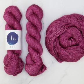 Skein Sisters Romance DYED TO ORDER 16/12/2025: 1605 Séance
