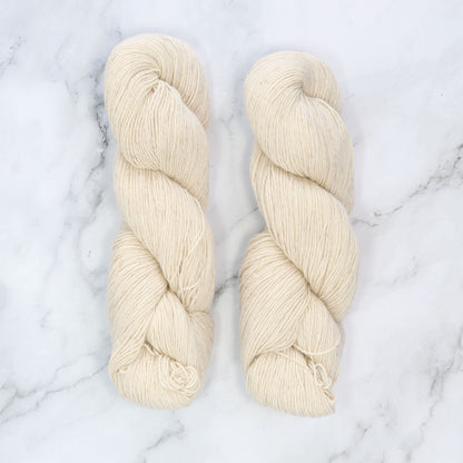 Amano Chaski in colourway Sugar High – 4ply weight merino, cotton, linen yarn