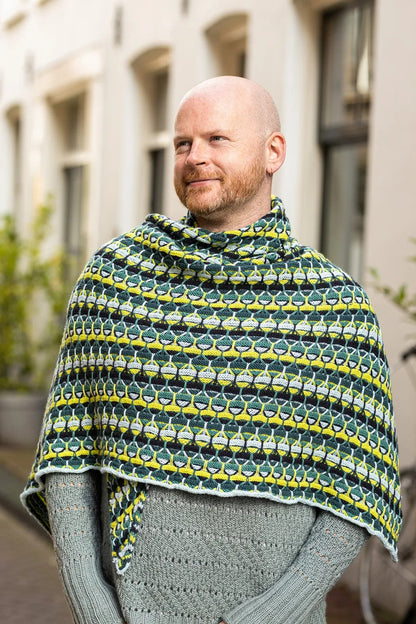 Aurora Cabin Triangle knitting kit – view 5