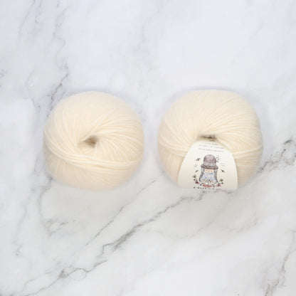 Chaska Wara in colourway White – 8ply weight cotton, alpaca, merino yarn
