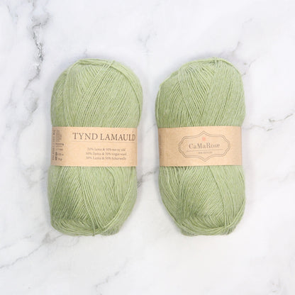 CaMaRose Tynd Lamauld in colourway Light Avocado – 4ply weight llama, wool yarn