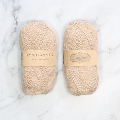 CaMaRose Tynd Lamauld in colourway Mother of Pearl – 4ply weight llama, wool yarn