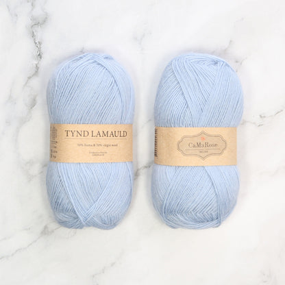 CaMaRose Tynd Lamauld in colourway Light Dove Blue – 4ply weight llama, wool yarn