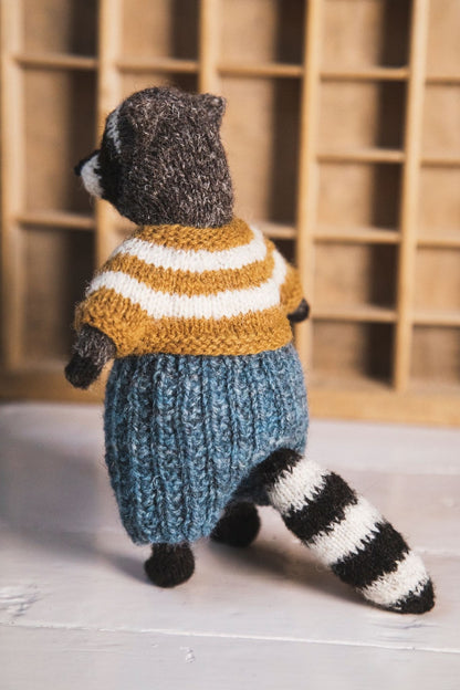 Mouche & Friends: Seamless Toys to Knit and Love – knitting pattern book – view 5