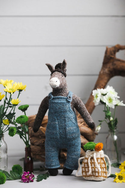 Mouche & Friends: Seamless Toys to Knit and Love – knitting pattern book – view 10