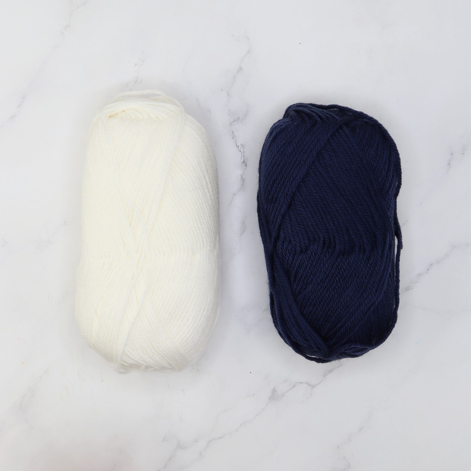 Nectar Blanket kit, colourway Blue Bee - White