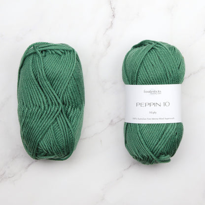 Fiddlesticks Peppin 10 in colourway Grass – 10ply weight wool yarn
