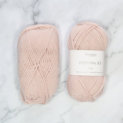 Fiddlesticks Peppin 10 in colourway Pearl – 10ply weight wool yarn