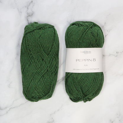 Fiddlesticks Peppin 8 in colourway Xmas – 8ply weight wool yarn