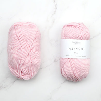 Woolf Shawl kit, colourway Peony