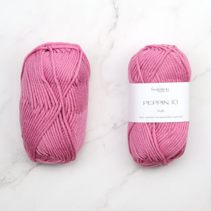 Woolf Shawl kit, colourway Hibiscus