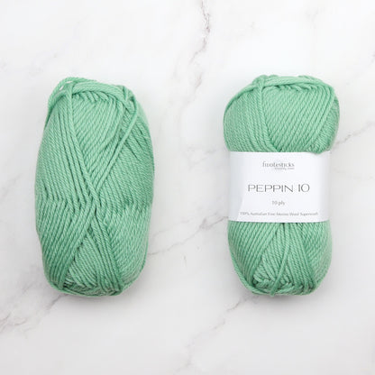 Woolf Shawl kit, colourway Sage