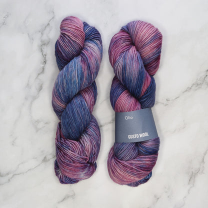 Gusto Wool Olio in colourway Blueberry Ripple – 10ply weight merino yarn