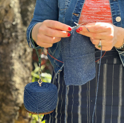 Skein Sisters Yarn Minder – view 2