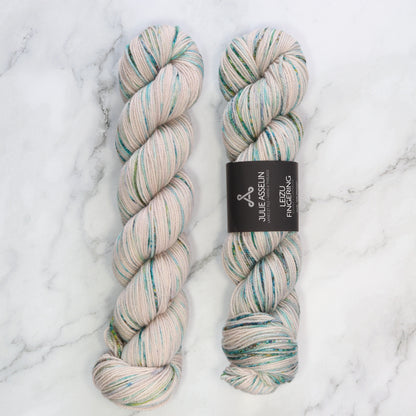 Julie Asselin Leizu Fingering in colourway Agave – 4ply weight merino, silk yarn
