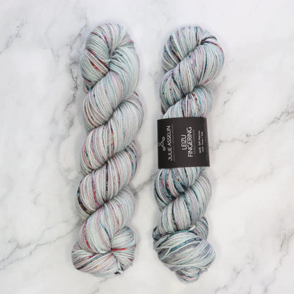 Julie Asselin Leizu Fingering in colourway Folk – 4ply weight merino, silk yarn