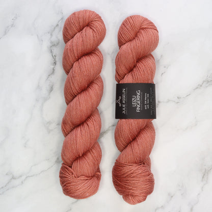 Julie Asselin Leizu Fingering in colourway Terracotta – 4ply weight merino, silk yarn
