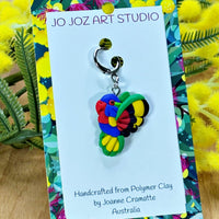 Rainbow Lorikeet (flying)