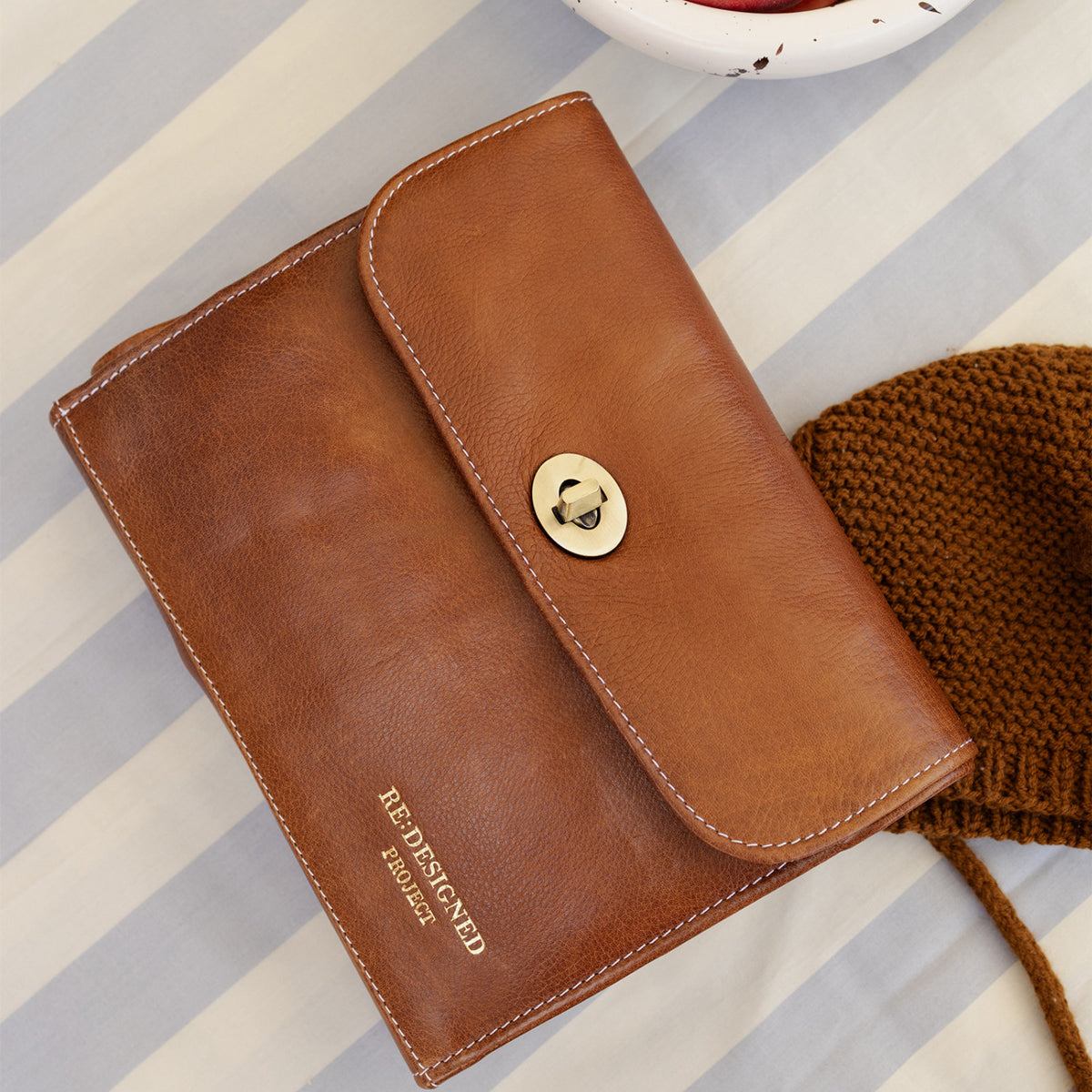 Re:Designed Project 167 Large Buckle Needle Case – view 4