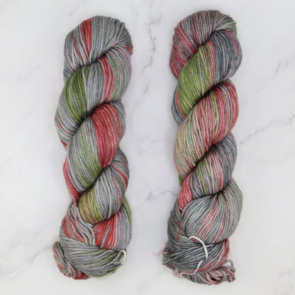 Fiori DK IV in colourway Late Autumn – 8ply weight merino yarn