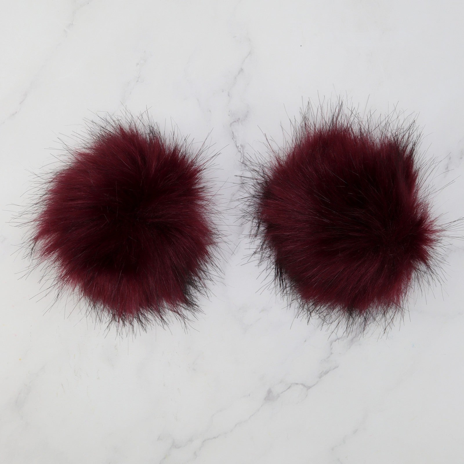 Skein Sisters Pom Poms – Burgundy