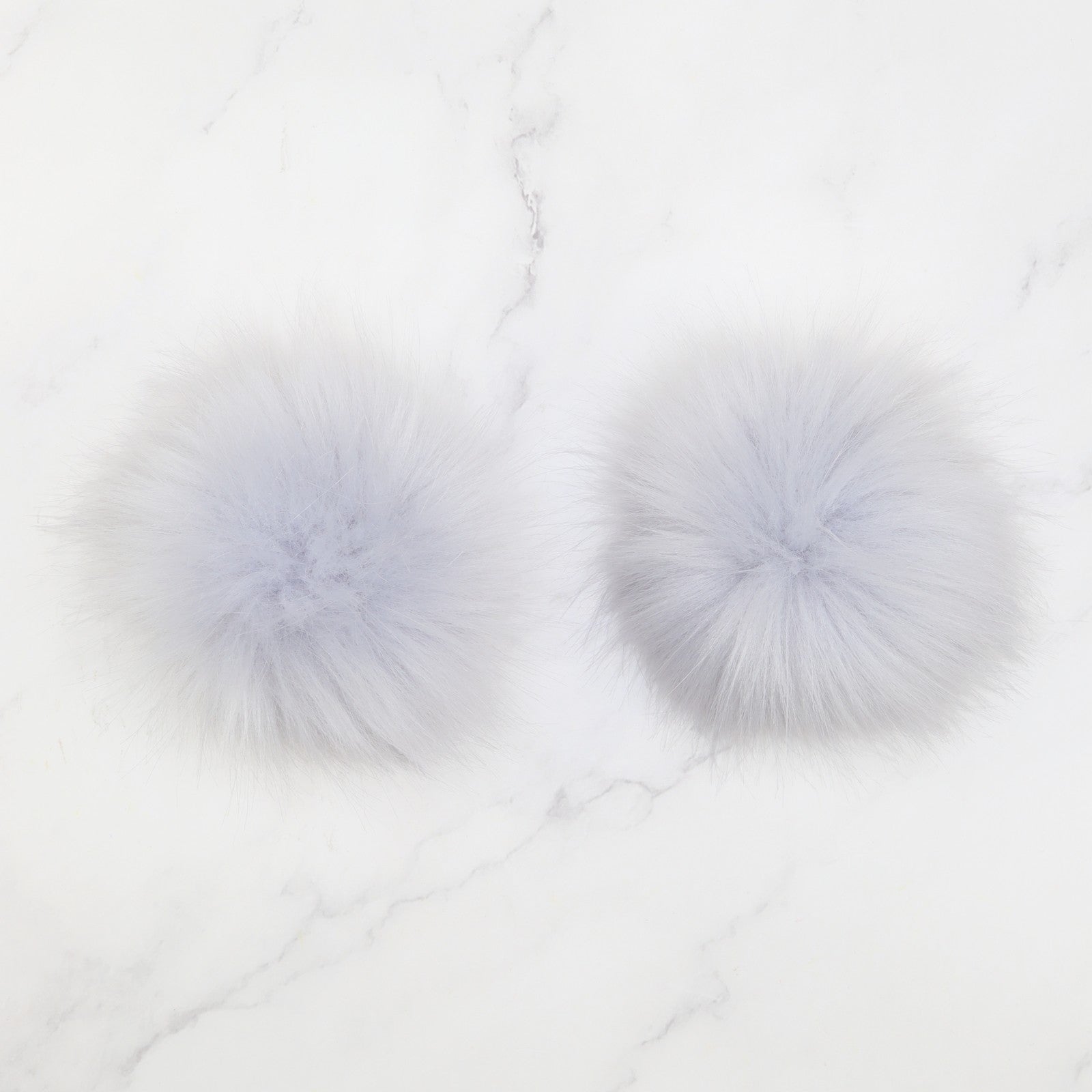 Skein Sisters Pom Poms – Ice