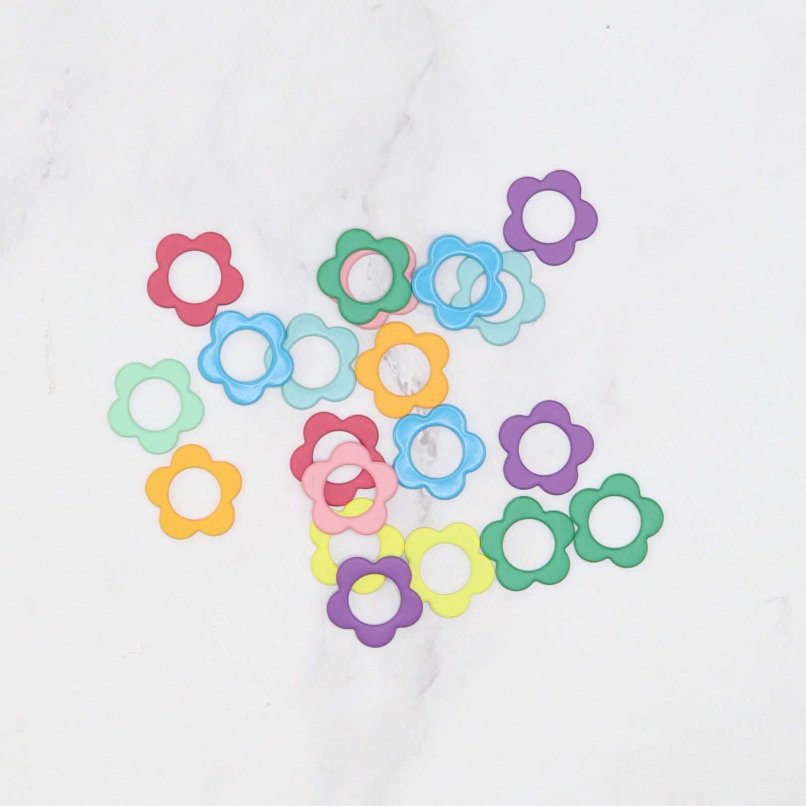 Skein Sisters Metal Stitch Markers: Daisy Assorted