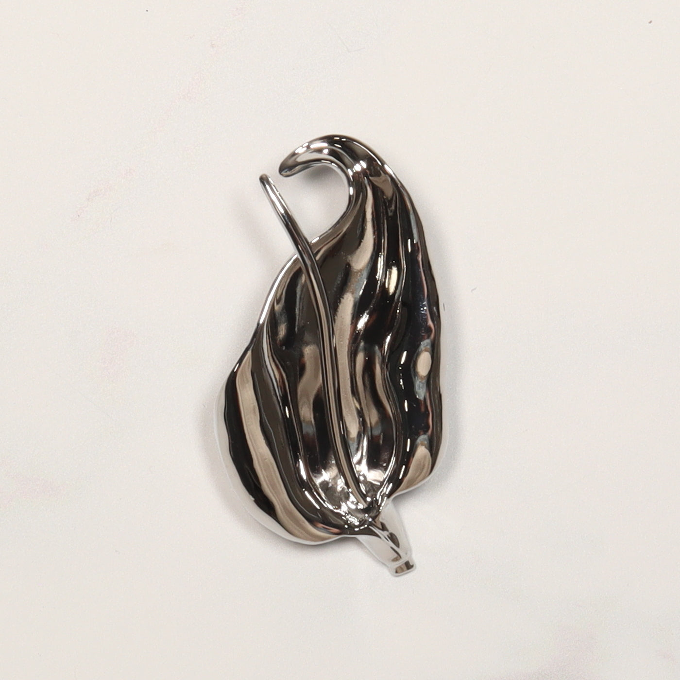 Skein Sisters Shawl Pin Brooch Lily – Silver Metal