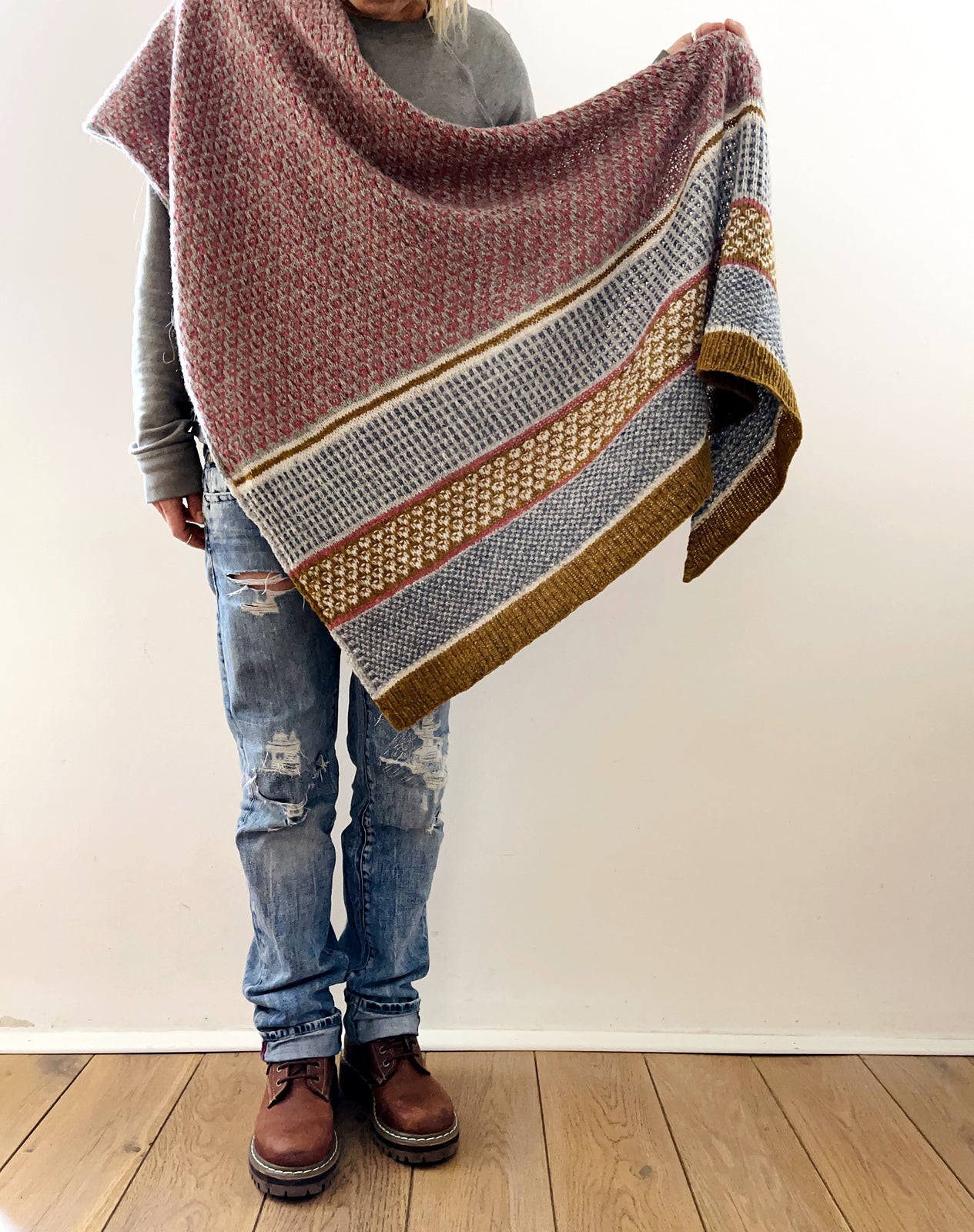 SSP (slip stitch party) Shawl knitting kit – view 2