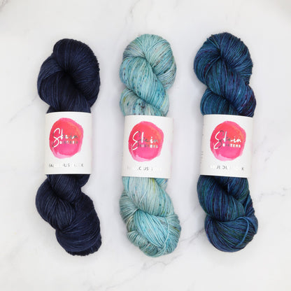 Colour Drift Shawl kit in Fabulous Sock, colourway Navigator