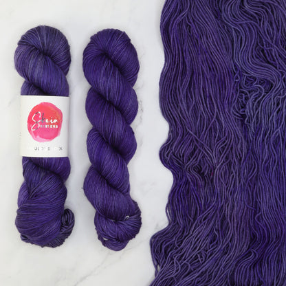 Skein Sisters Fabulous Sock in colourway Closer to Fine – 4ply weight merino, nylon yarn