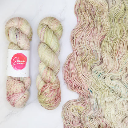 Skein Sisters Fabulous Sock in colourway Daydream – 4ply weight merino, nylon yarn
