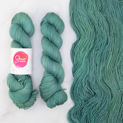 Skein Sisters Fabulous Sock in colourway New Leaf – 4ply weight merino, nylon yarn