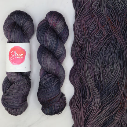 Skein Sisters Fabulous Sock in colourway Stolen Thunder – 4ply weight merino, nylon yarn