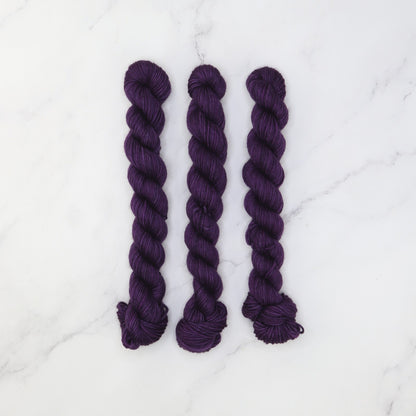 Skein Sisters Fabulous Sock Minis 20g/80m in colourway After Midnight – 4ply weight merino, nylon yarn