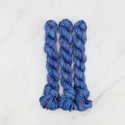 Skein Sisters Fabulous Sock Minis 20g/80m in colourway Blueberry – 4ply weight merino, nylon yarn