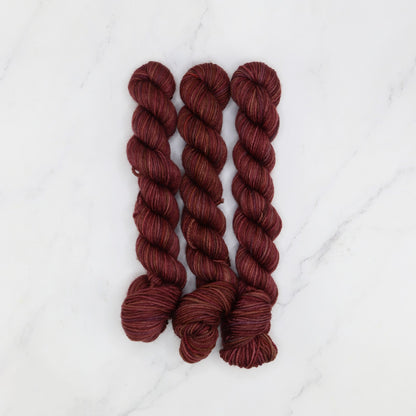 Skein Sisters Fabulous Sock Minis 20g/80m in colourway Chestnut – 4ply weight merino, nylon yarn