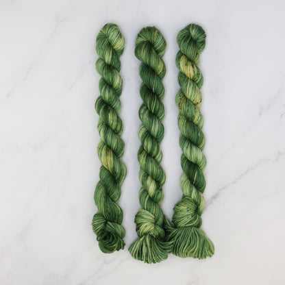 Skein Sisters Fabulous Sock Minis 20g/80m in colourway Crypsis – 4ply weight merino, nylon yarn