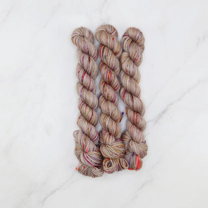 Skein Sisters Fabulous Sock Minis 20g/80m in colourway Curio – 4ply weight merino, nylon yarn