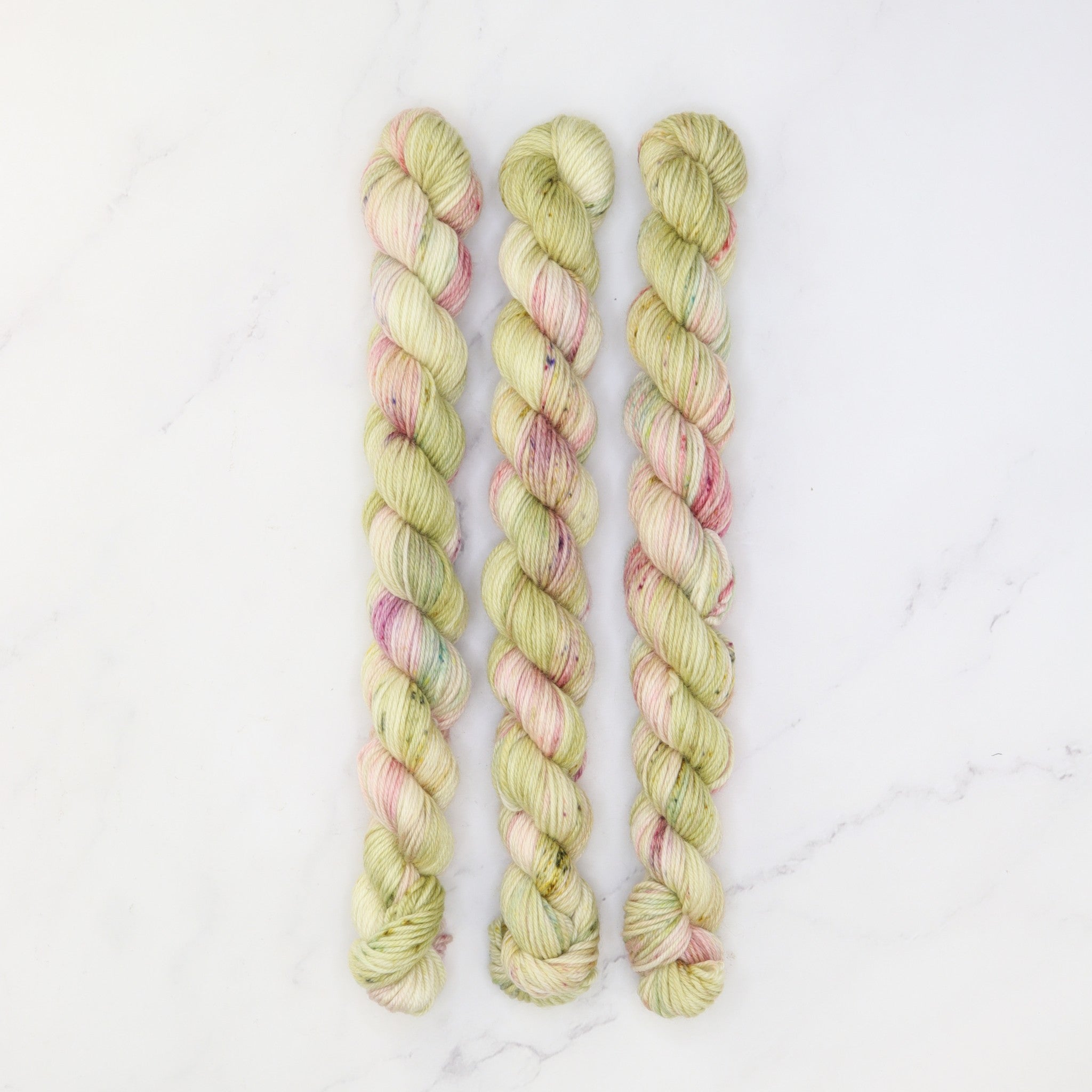 Skein Sisters Fabulous Sock Minis 20g/80m in colourway Daydream – 4ply weight merino, nylon yarn