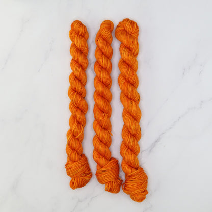 Skein Sisters Fabulous Sock Minis 20g/80m in colourway Daylily – 4ply weight merino, nylon yarn