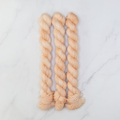 Skein Sisters Fabulous Sock Minis 20g/80m in colourway DePeach Mode – 4ply weight merino, nylon yarn