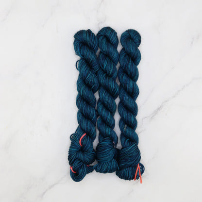 Skein Sisters Fabulous Sock Minis 20g/80m in colourway Emu Egg – 4ply weight merino, nylon yarn